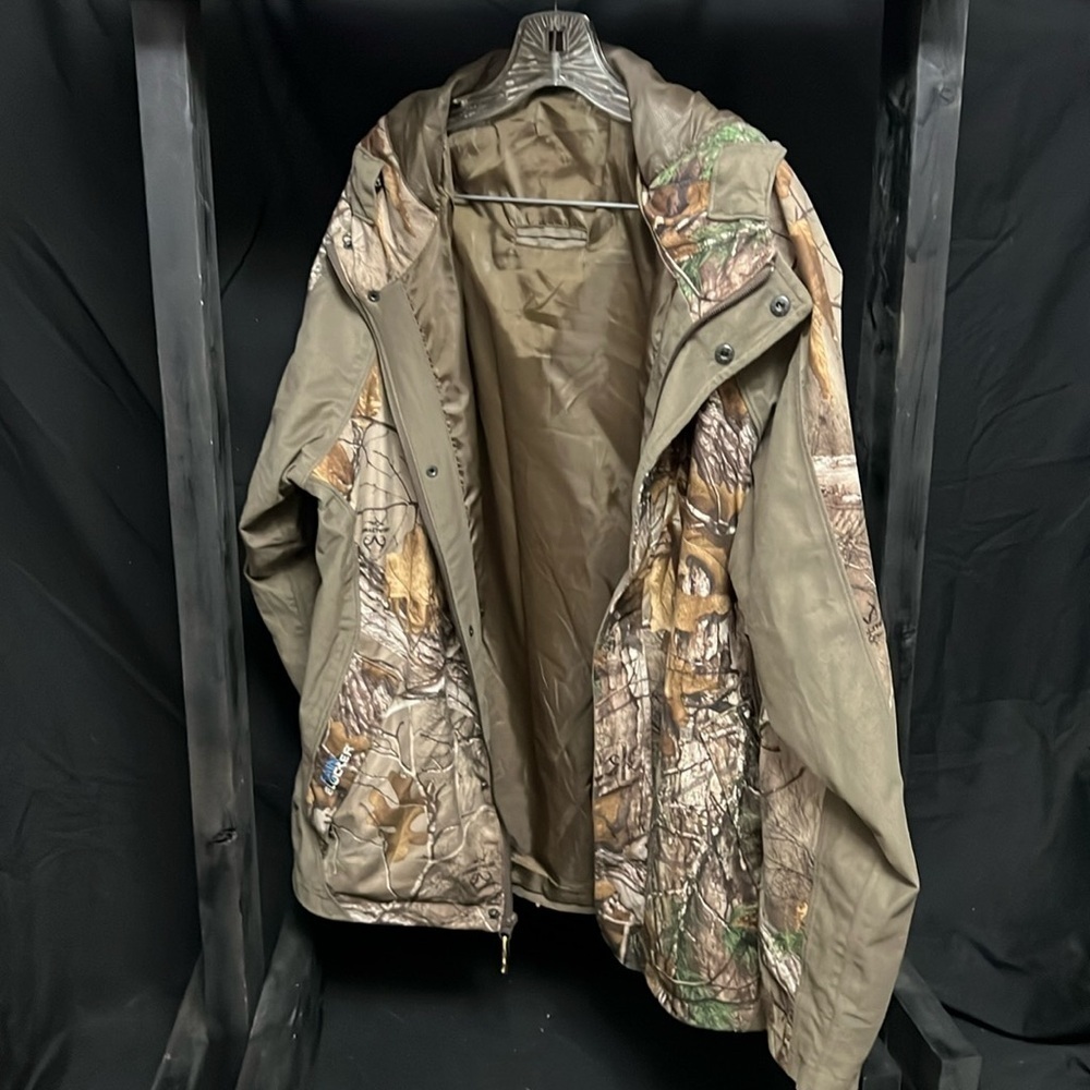 Scent Blocker/ Rain blocker light weight camo jacket in USED Ex con